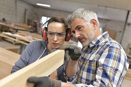 Bearbeitung für massive Küchenarbeitsplatten